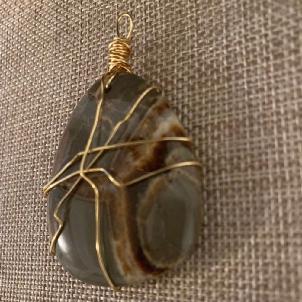Pendant - Picture 2 of 2